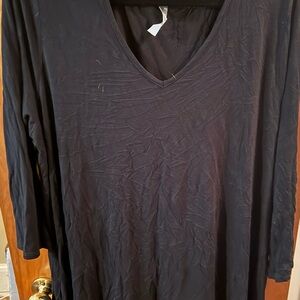 Honeyme Black V-Neck Top